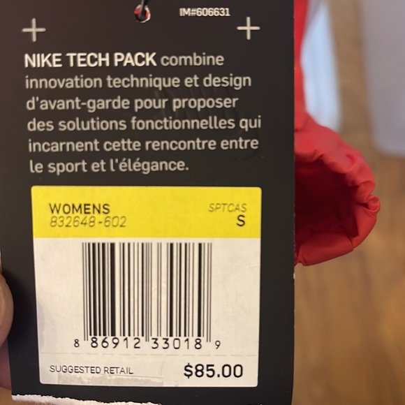 NEW Nike Sportswear Tech Fleece Womens Capri Pants Long Shorts 832648 602 - Picture 4 of 4